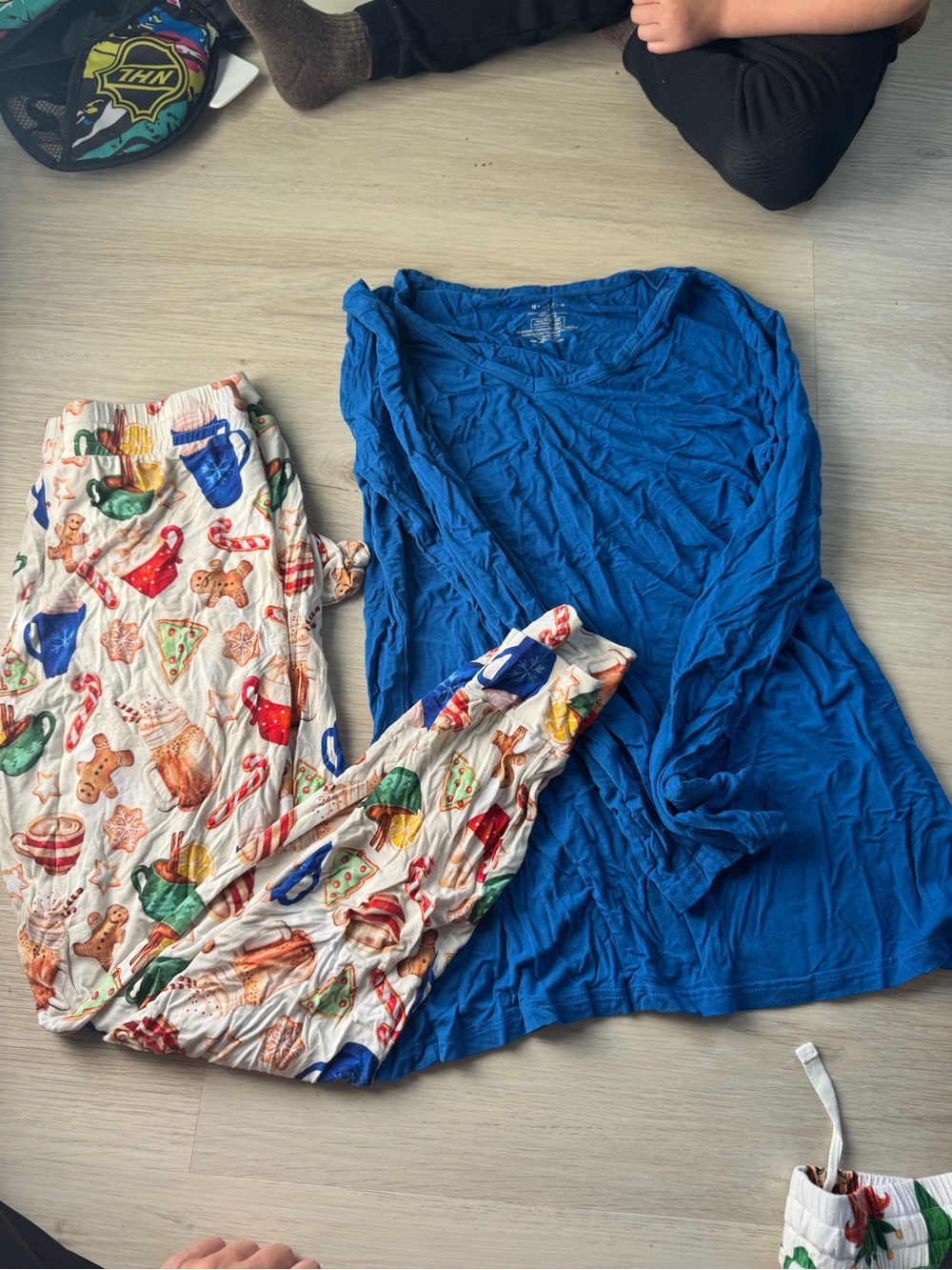 Hanlyn Two-Piece Pajama Set - Blue Top with Holiday Print Pants